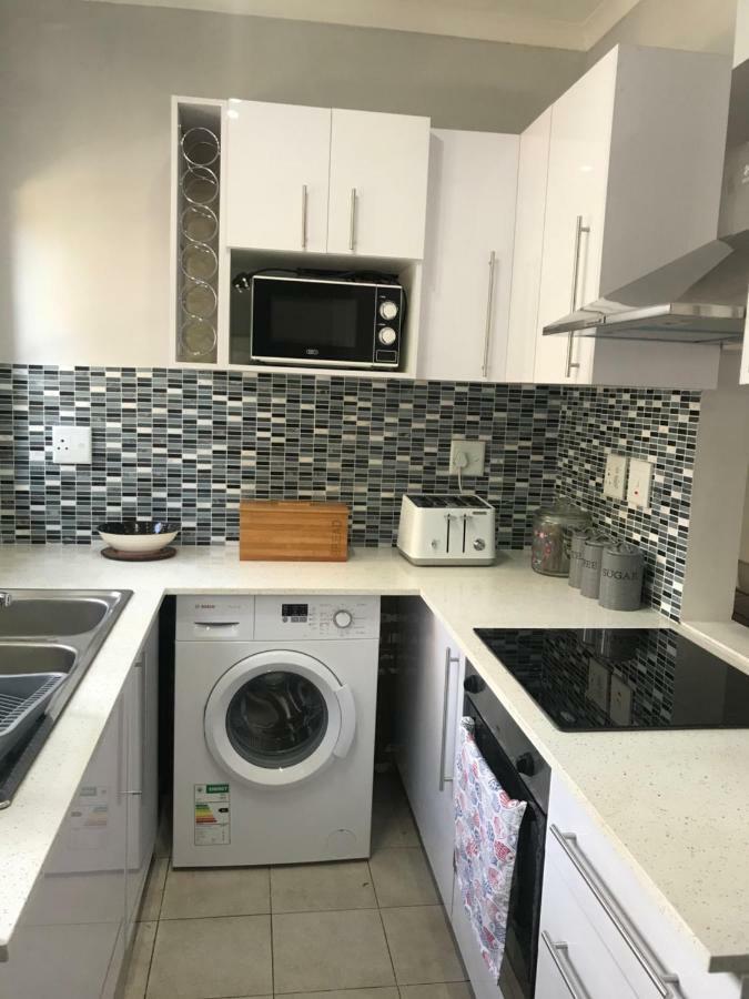 Apartment 9 Casablance Ballito~beach On Your Doorstep. Ballito